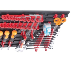 Závěsný panel KOR4 800x400mm s 10 boxy a 22 držáky na nářadí